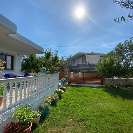 Xhuliano Apartament וילה *