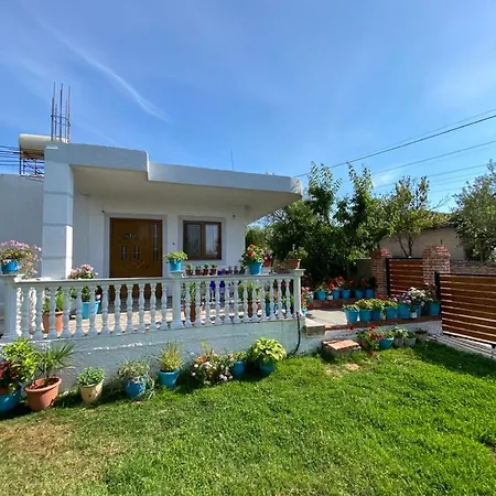 וילה Xhuliano Apartament קסאמיל