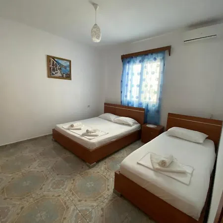 Xhuliano Apartament וילה קסאמיל