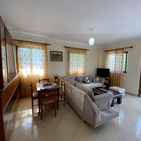 Xhuliano Apartament *