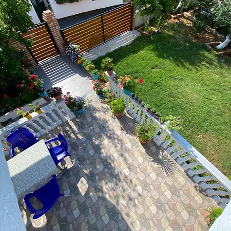 Xhuliano Apartament ヴィラ