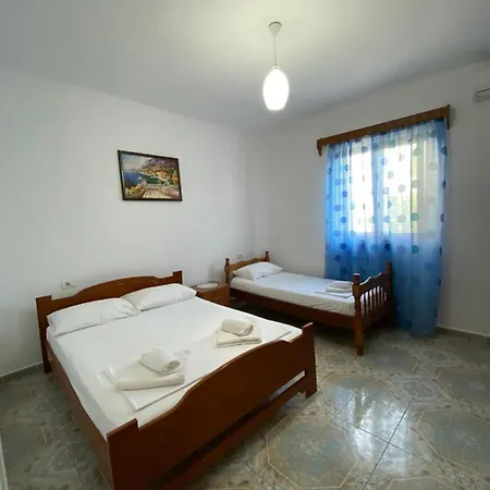 ヴィラ Xhuliano Apartament *